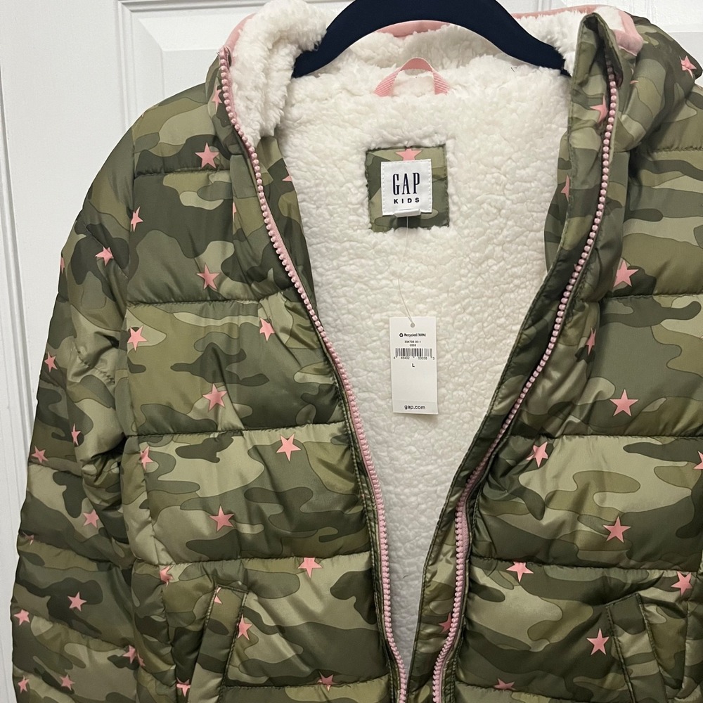 NWT Gap Kids Hooded Puffer Jacket Coat‎ Girls Large Primaloft Camo Pink Stars - Picture 7 of 11